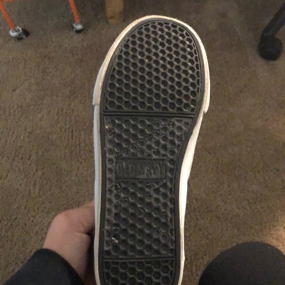 Boys’ Old Navy Sneakers in size 4 - Picture 3 of 3